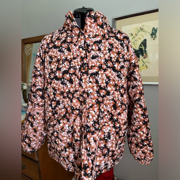 Social Standard by Sanctuary Ditzy Floral Quilted Oversized Jacket - Picture 2 of 7